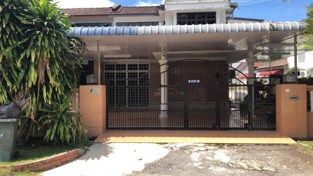 Naurah Homestay 双溪大年 外观 照片